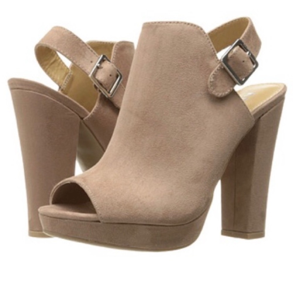 EUC Report Libbie Peep Toe Beige Suede Mules with Chunky Heel Size 7